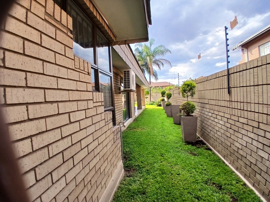 4 Bedroom Property for Sale in Zinniaville North West